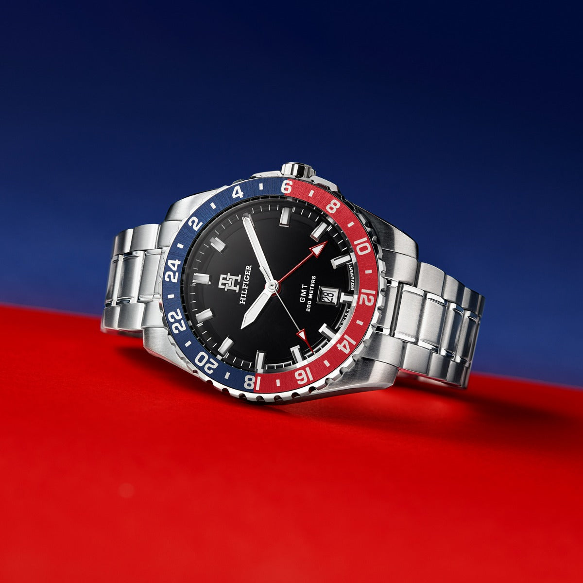 Gwylio GMT Tommy Hilfiger TH 85 i Ddynion gyda Deial Du 1792131
