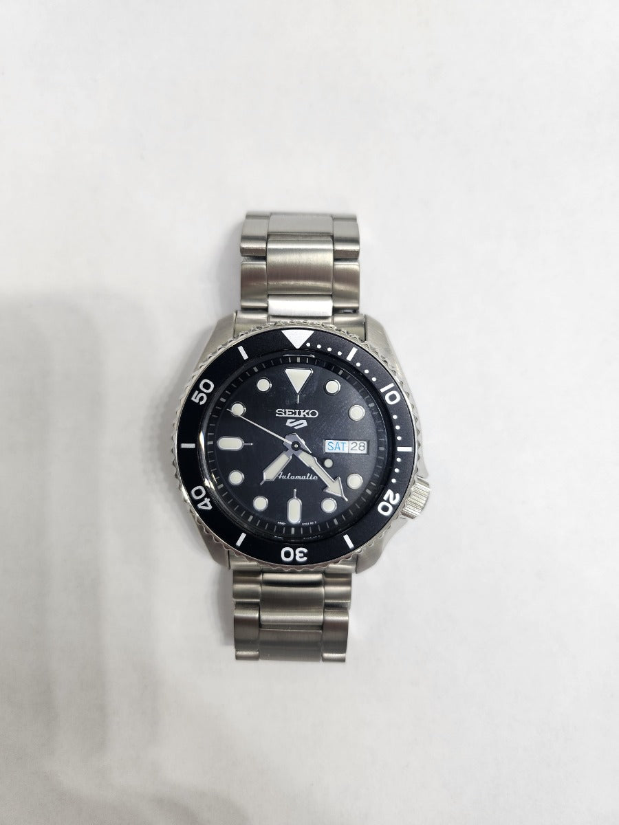 Seiko 5 Men's Automatic Watch with Black Dial and Stainless Steel Strap SRPD55K1