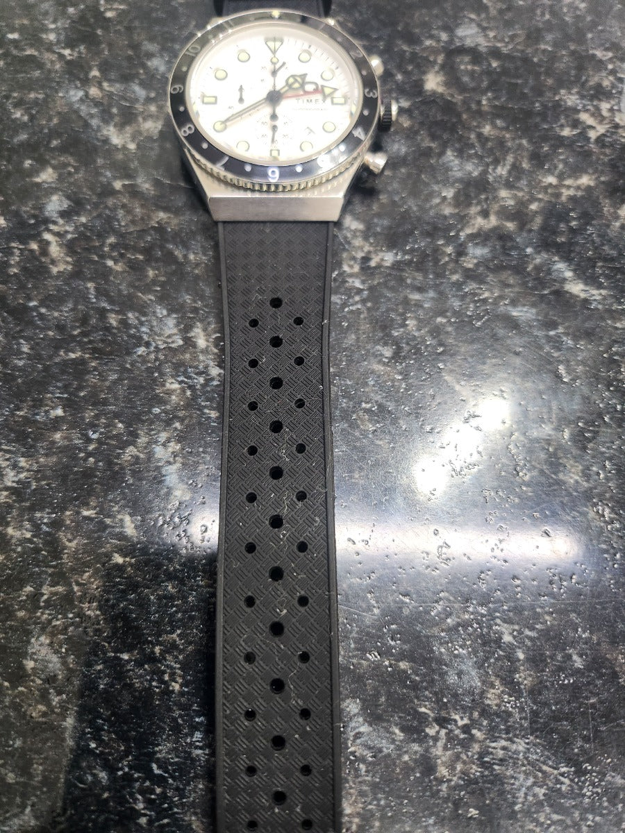 Timex Mens Q Chrono Watch with Black Silicone Strap TW2V70100