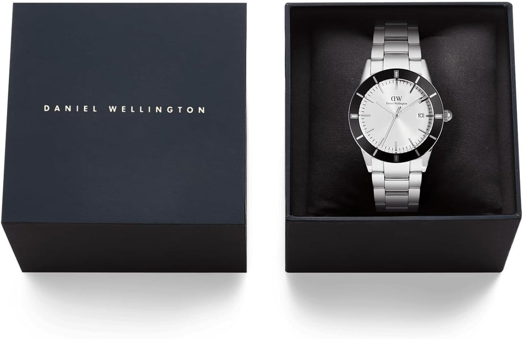 Daniel Wellington Mens Watch with Silver Dial and Silver Strap DW00100819