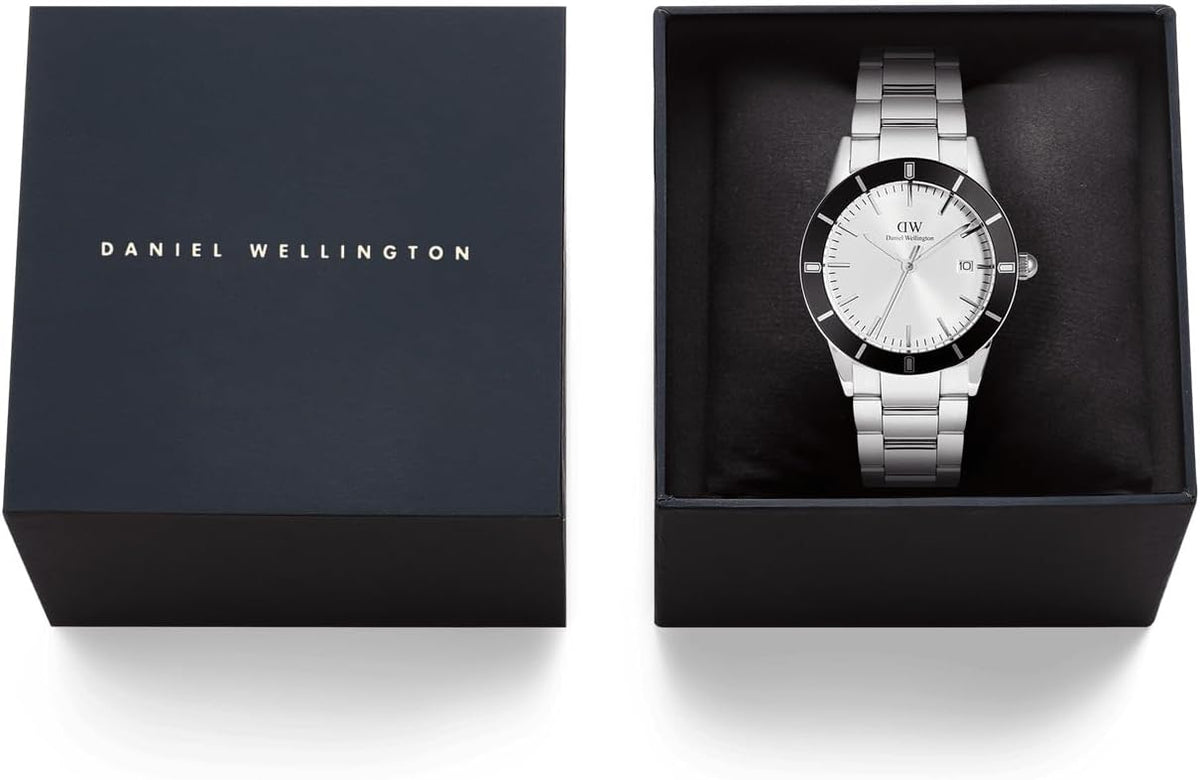 Daniel Wellington Mens Watch with Silver Dial and Silver Strap DW00100819