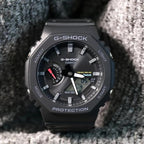 Casio G-Shock Gwylio Analog-Ddigidol Dynion gyda Deial Du a Strap Ddu GA-B2100-1AER