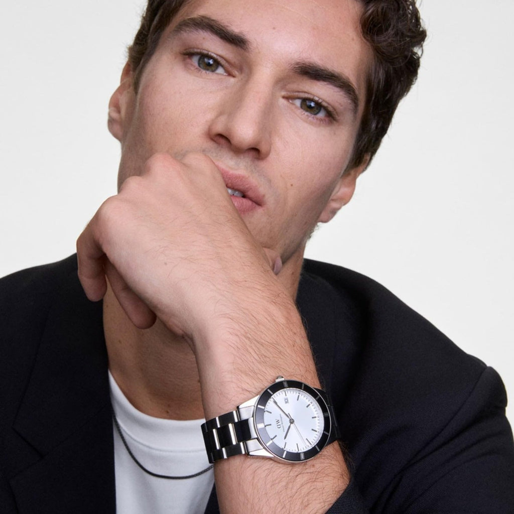 Daniel Wellington Mens Watch with Silver Dial and Silver Strap DW00100819