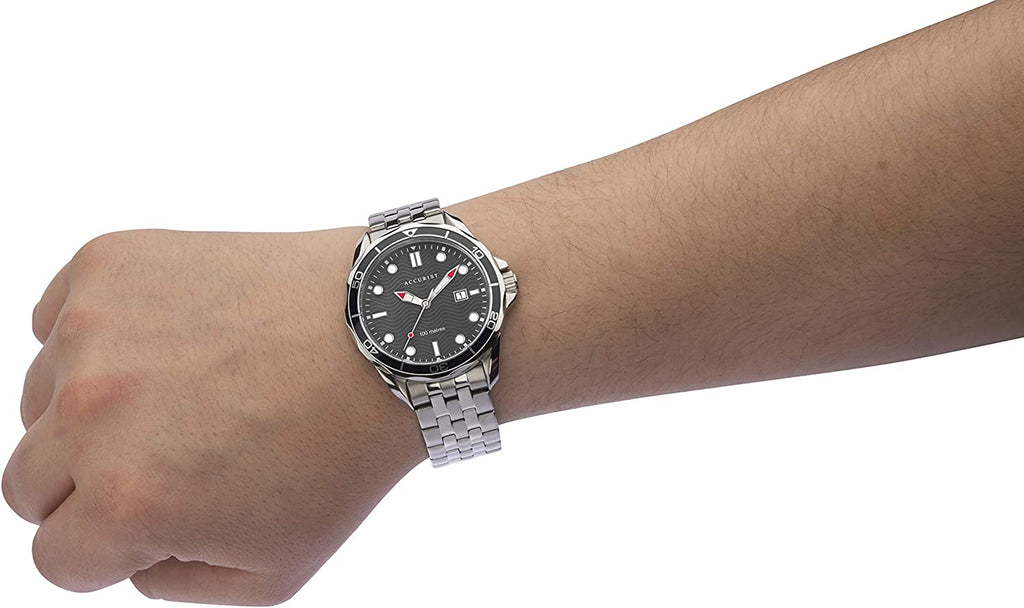 Accurist Mens Watch gyda Deial Du a Breichled Arian 7291