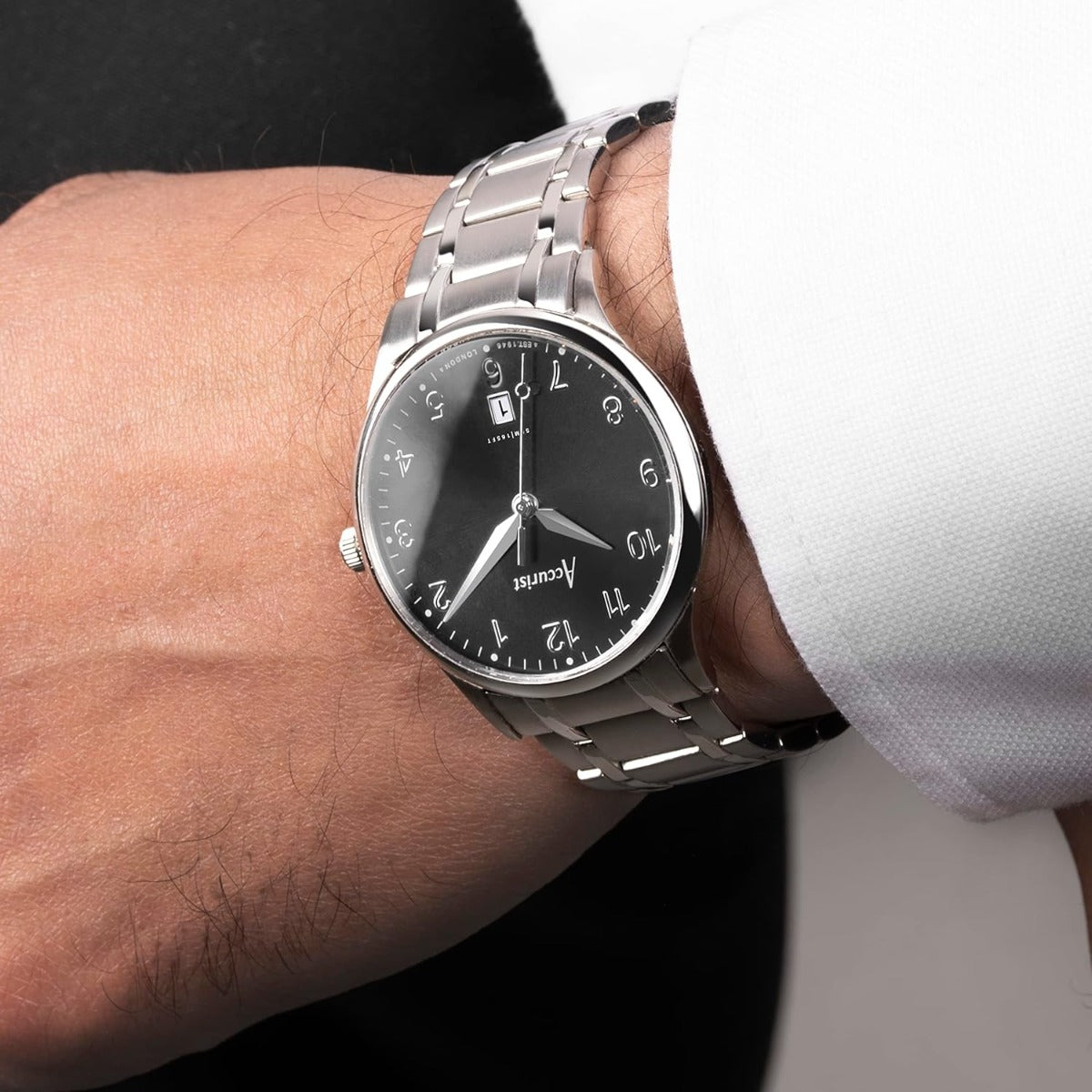 Accurist Mens Classic Watch with Black Dial and Silver Bracelet 73002
