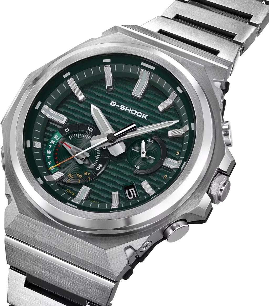 Casio G-Shock Gwylio Dynion â Deial Gwyrdd a Strap Arian GST-B1000D-3AER