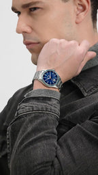 Seiko Mens Watch with Blue Dial and Silver Bracelet SUR559P1