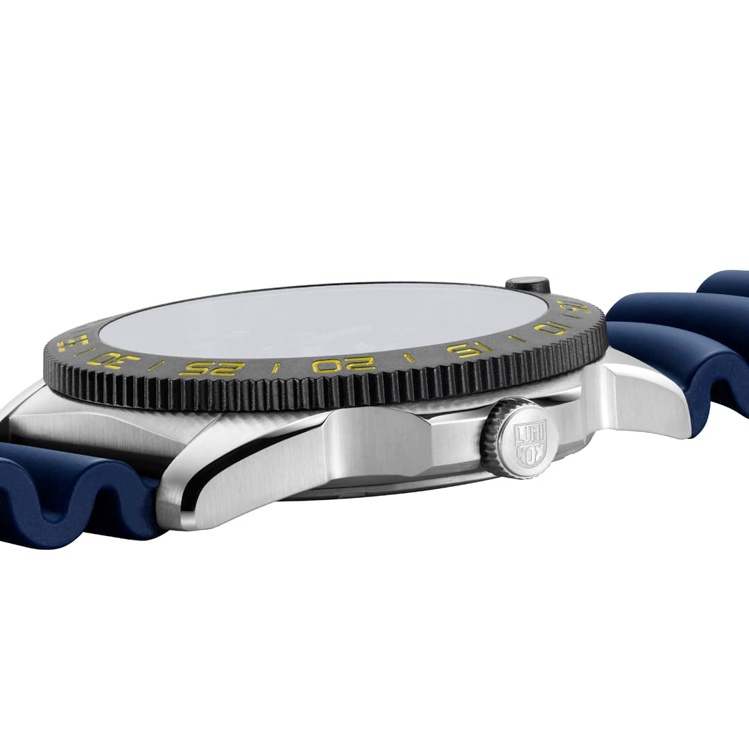 Luminox Pacific Diver FORCE BLUE Mens Watch with Blue Dial and Blue Strap XS.3125.FB
