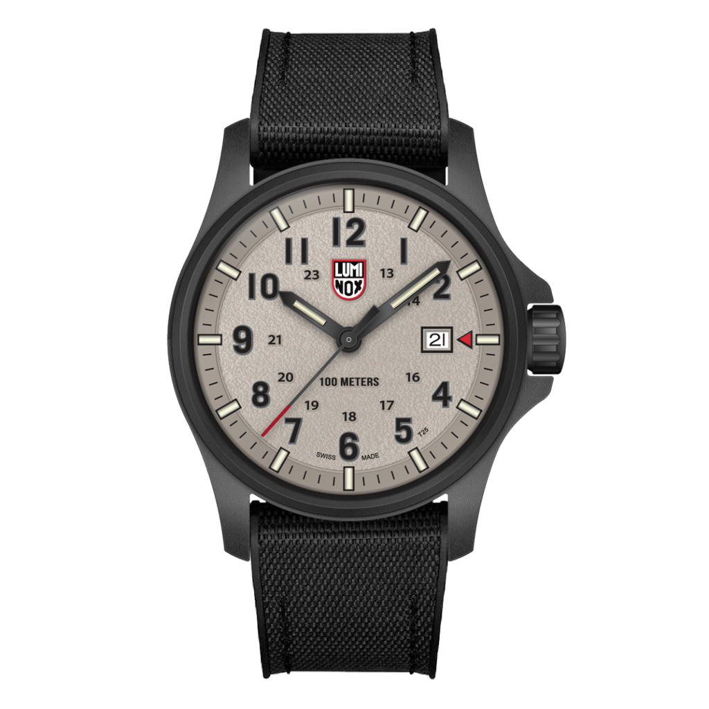 Cloc Mwn Atacama Luminox i Ddynion gydag Wyneb Arian a Strap Gyfnewidiol XL.1971.SET