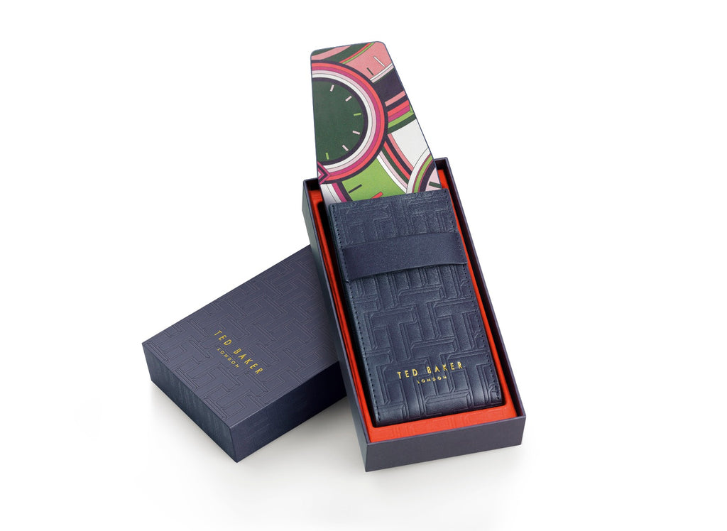 Ted Baker Cloc Menywod gydag Wyneb Arian a Strap Milanese Arian BKPHTF902