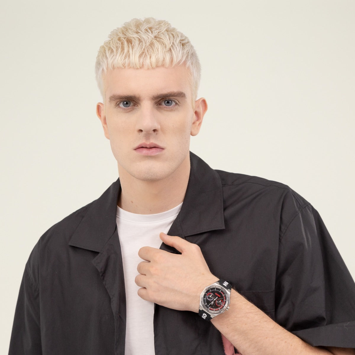 Gwylio Dynion Hugo gyda Deial Du a Strap Ddu 1530397