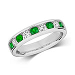 Modrwy Tragwyddoldeb Emrallt a Diemwnt Aur Gwyn 9ct 0.89 CT