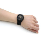 Lorus Ladies Watch gyda Deial Du a Strap Rwber Du RG267TX9