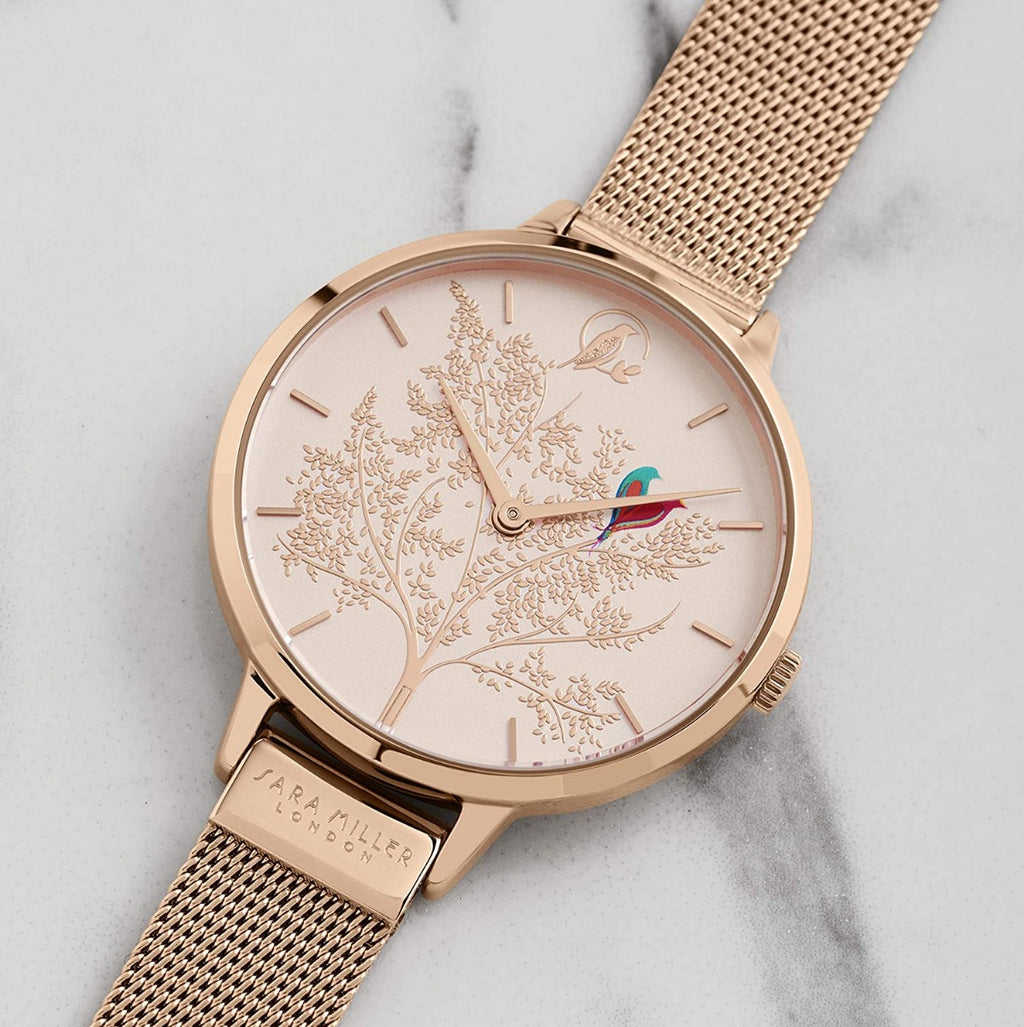 Clocwaith i Fenywod Casgliad Chelsea Sara Miller gyda Strap Milanese Aur Rosyn SA4012