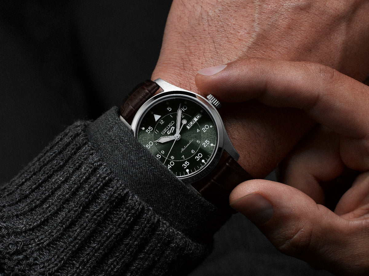 Seiko 5 Kelly Green Flieger Midfield Men's Automatic Watch with Green Dial and Brown Leather Strap SRPJ89K1