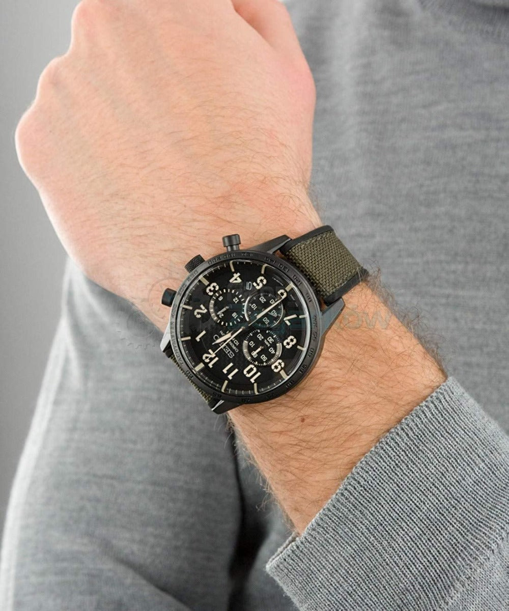 Gwylio Cronograff Dynion Seiko gyda Deial Du a Strap Werdd SSB369P1