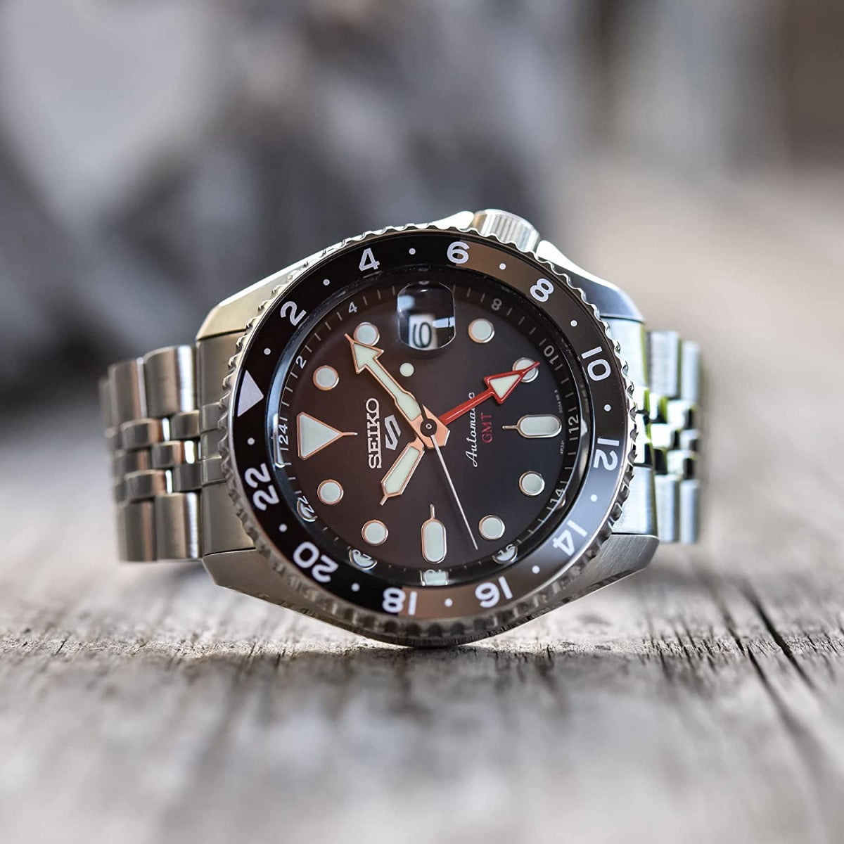 Gwylio Dynion Seiko 5 Sports Black Grape GMT SKX Ail-ddelweddiad SSK001K1