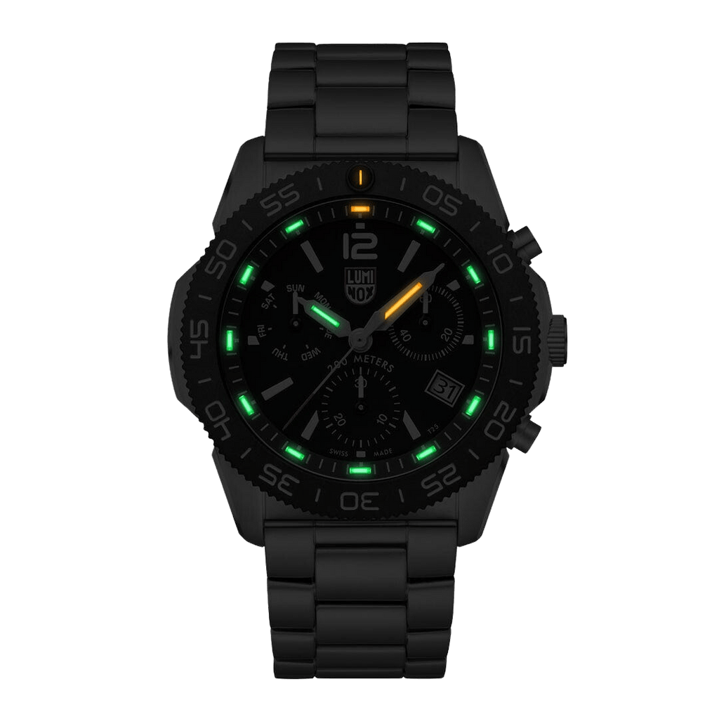 Oriawr Chronograff Dynion Luminox Pacific Diver gyda Deial Du a Strap Arian XS.3142