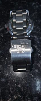 Seiko Mens Automatic Watch with Silver Strap and Silver Dial SNKM83K1
