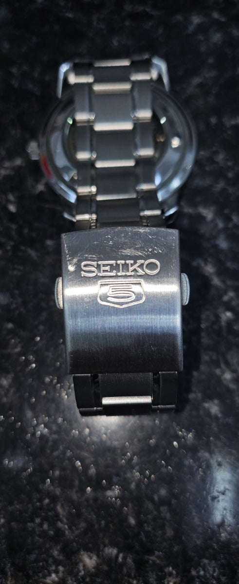Seiko Mens Automatic Watch with Silver Strap and Silver Dial SNKM83K1