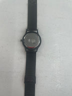 Clocsen Dynion Kenneth Cole gyda Deial Werdd a Strap Milanese Llwyd KC50589018A * wedi'i Adnewyddu *