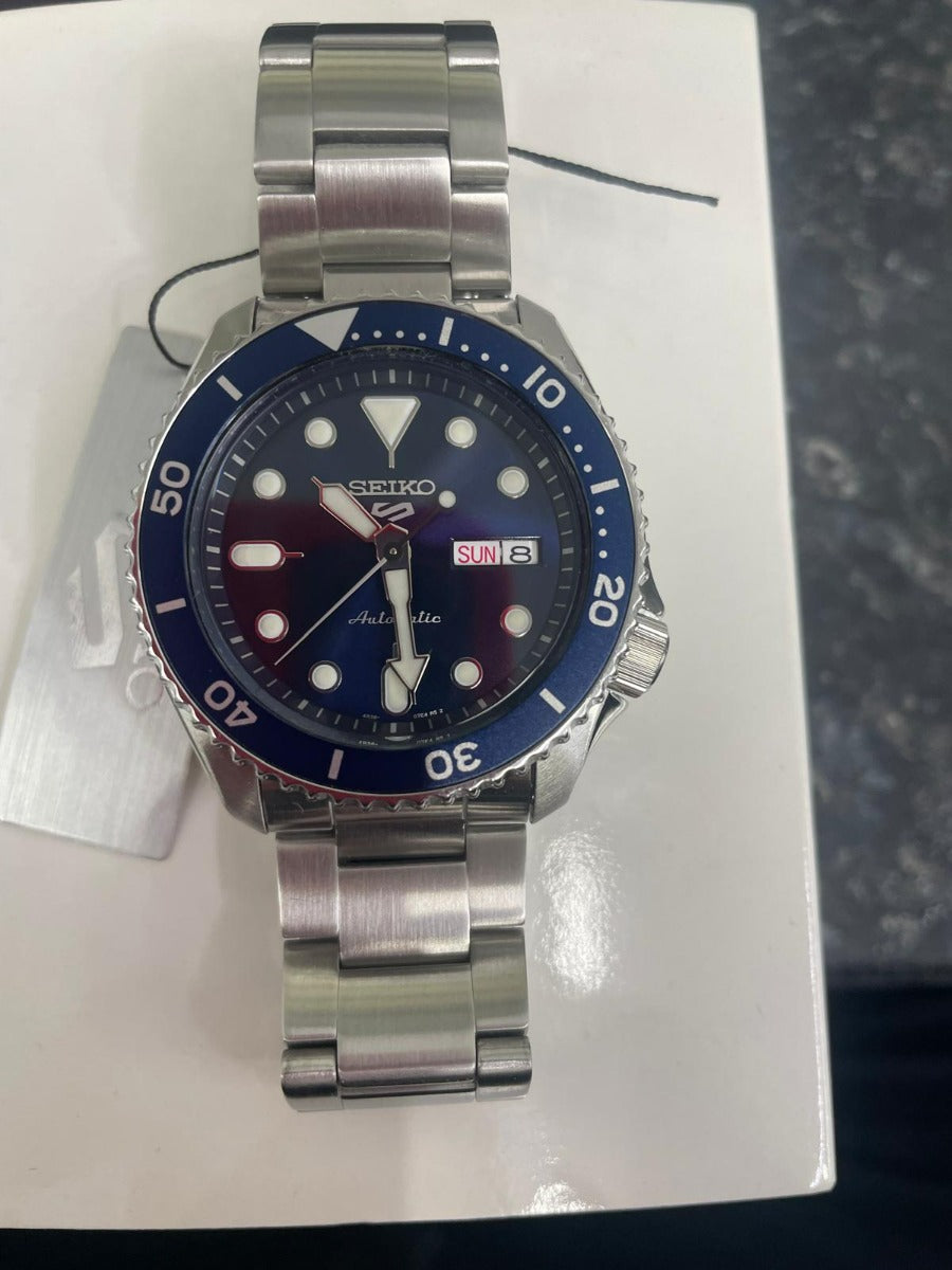 Gwylio Strap Arian Deial Glas Awtomatig i Ddynion Seiko 5 SRPD51K1 **Wedi'i Adnewyddu**