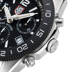 Oriawr Chronograff Dynion Luminox Pacific Diver gyda Deial Du a Strap Arian XS.3142